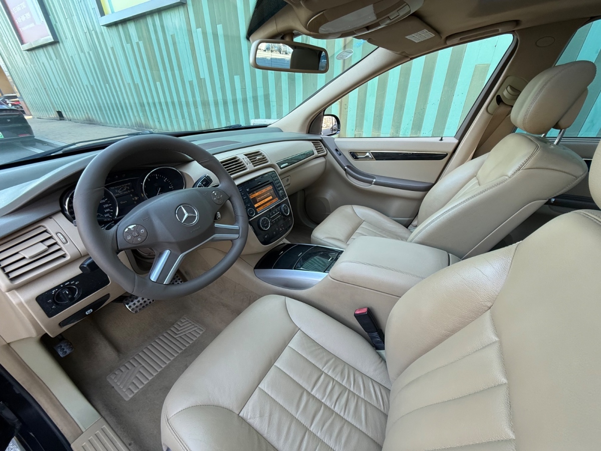 Mercedes-Benz R Class 2010 car image #4