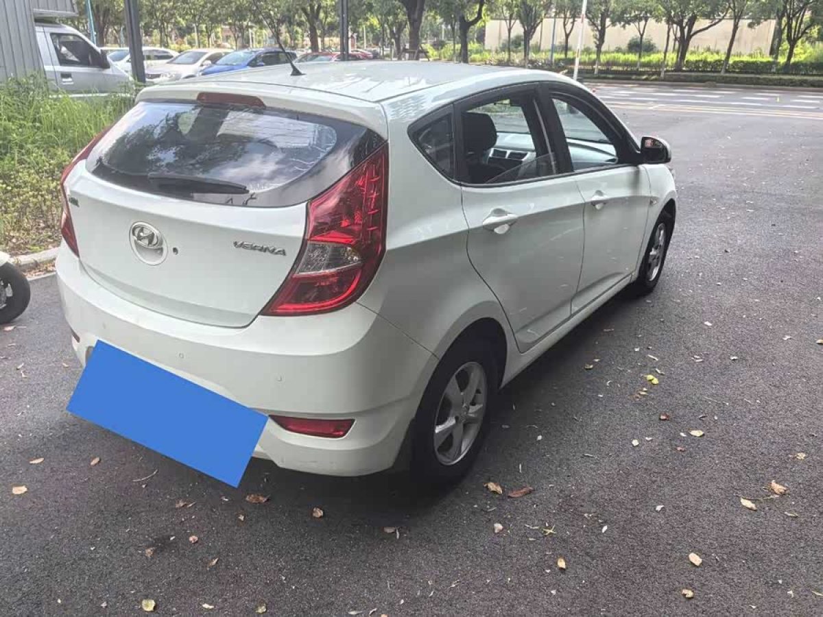 Hyundai Reina Hatchback 2015 #4 Hyundai Reina Hatchback 2015 immagine di auto #4