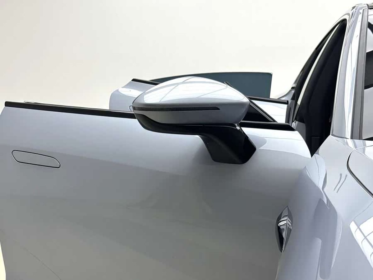 哪吒汽车 哪吒S 2023 汽车图片 #4