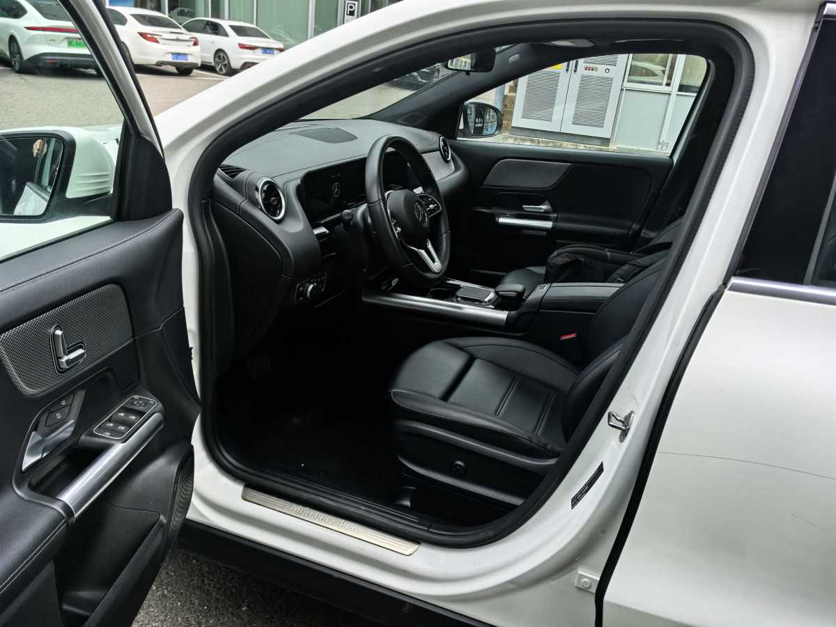 Mercedes-Benz GLA Class (Imported) 2023 car image #4