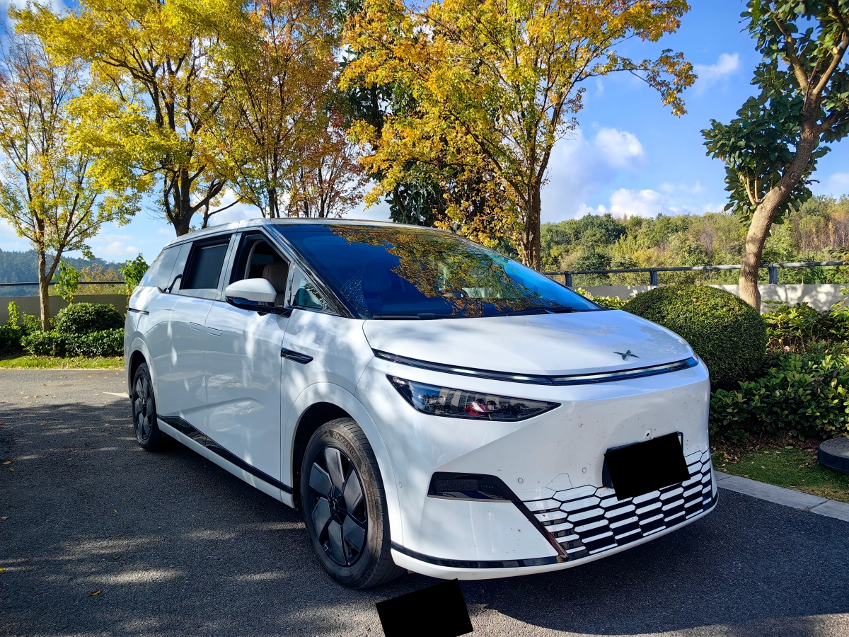 Xpeng X9 2024 imagem de carro #4