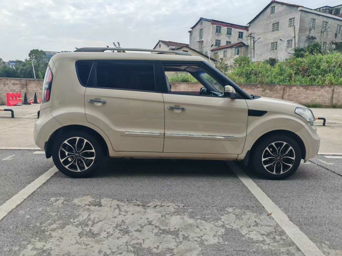 起亚 秀尔 2014 汽车图片 #4