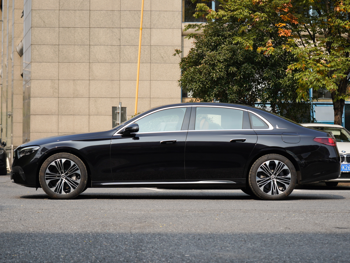 Mercedes-Benz E Class New Energy 2025 car image #4