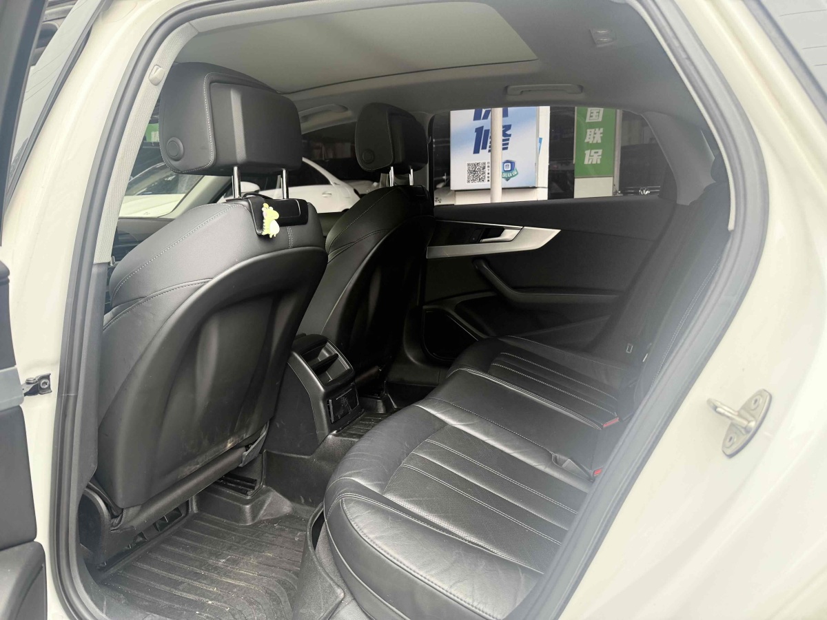 Audi A4 2020 car image #4