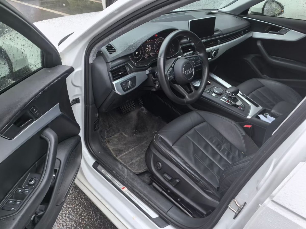 Audi A4 2019 car image #4