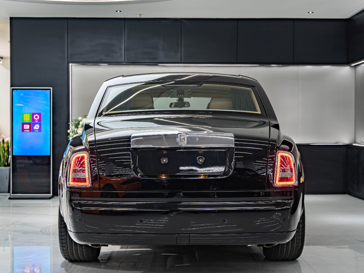 Rolls-Royce Phantom 2011 car image #4