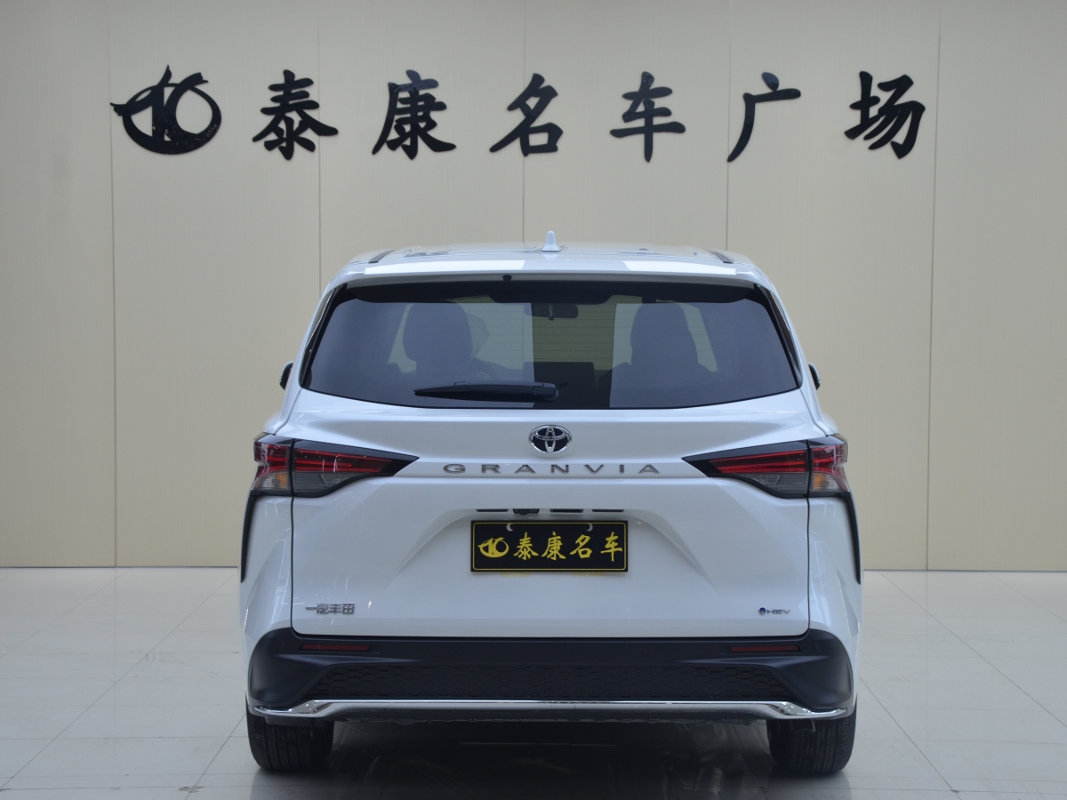 Toyota Granvia 2025 immagine di auto #4