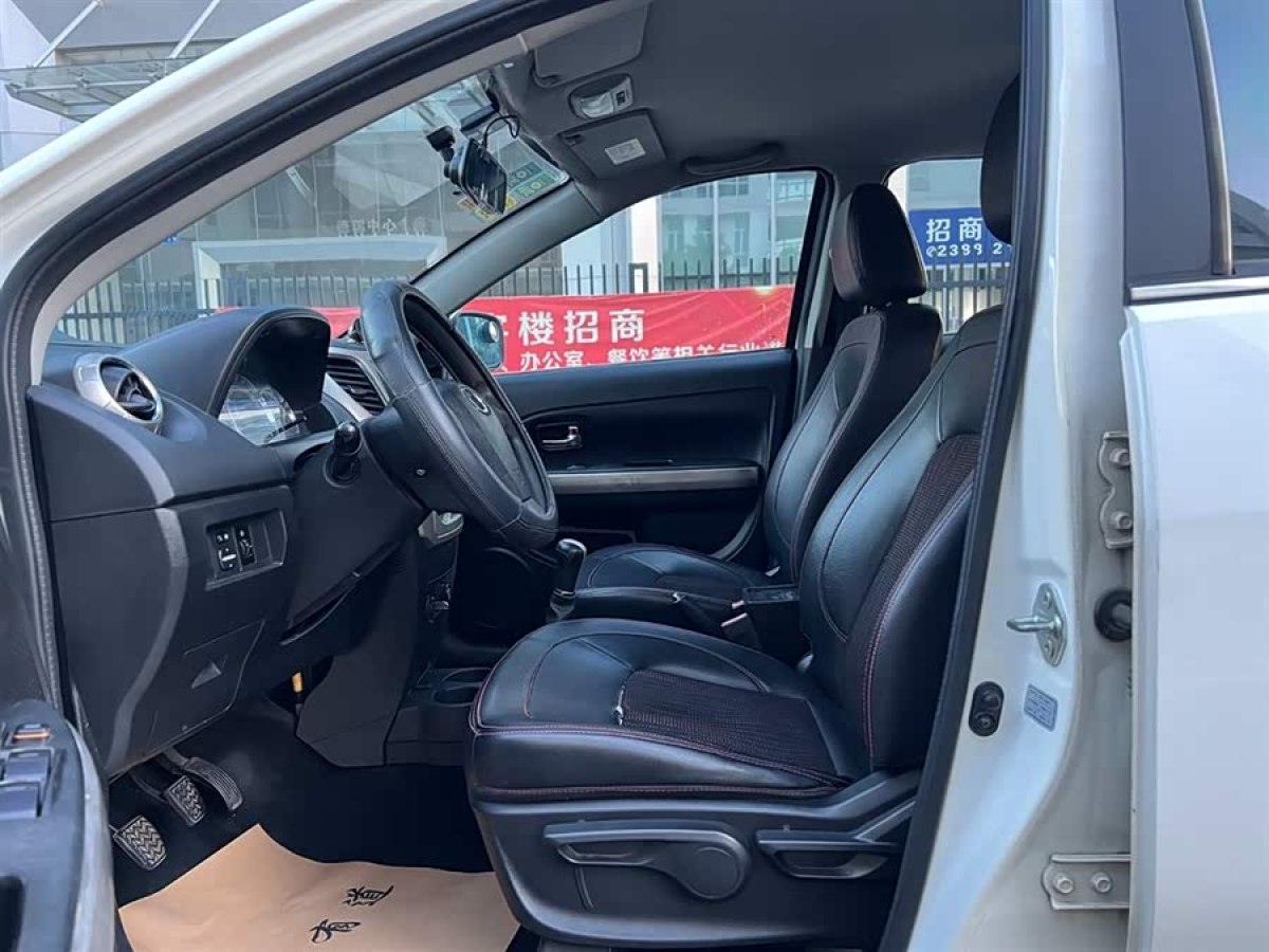 Great Wall M4 2013 صورة سيارة #4