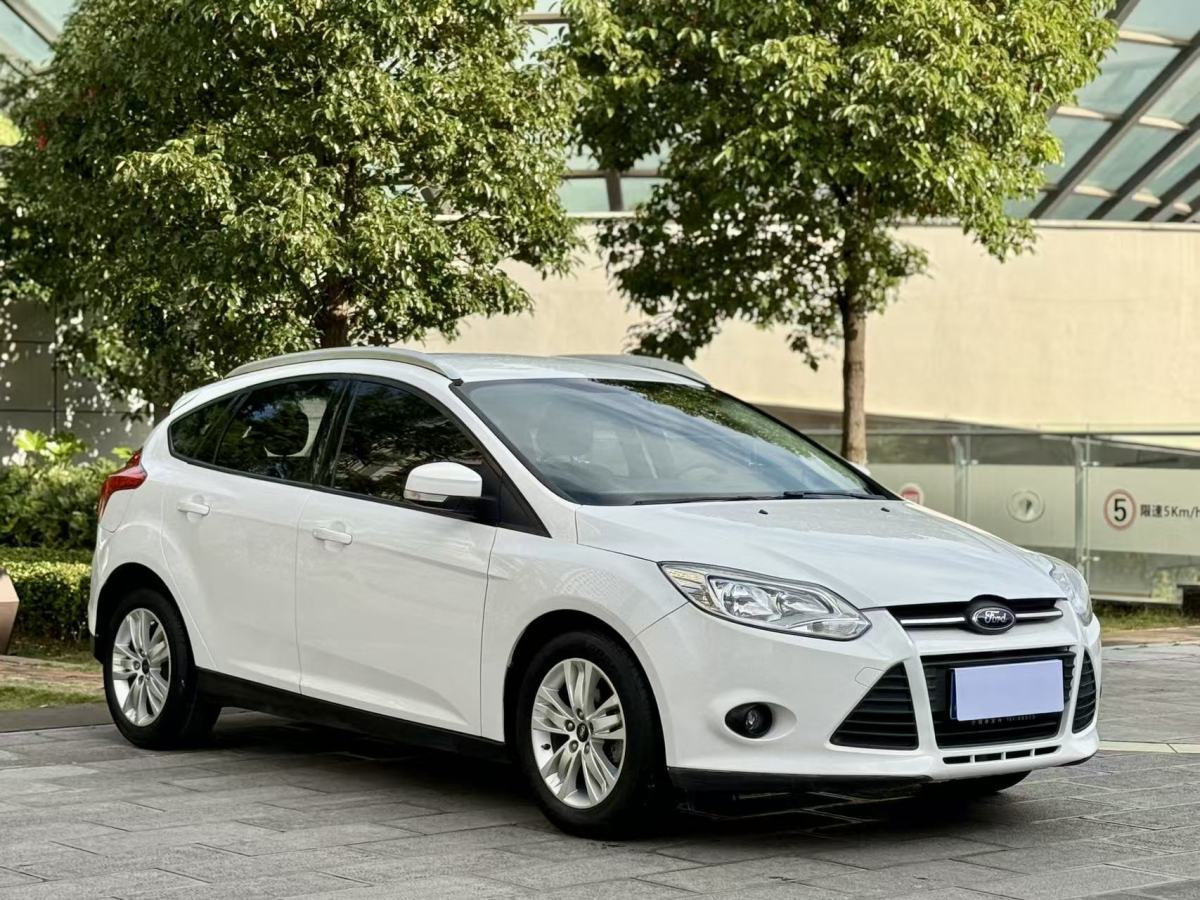 Ford Focus (Imported) 2014 #4 Ford Focus (Imported) 2014 car image #4