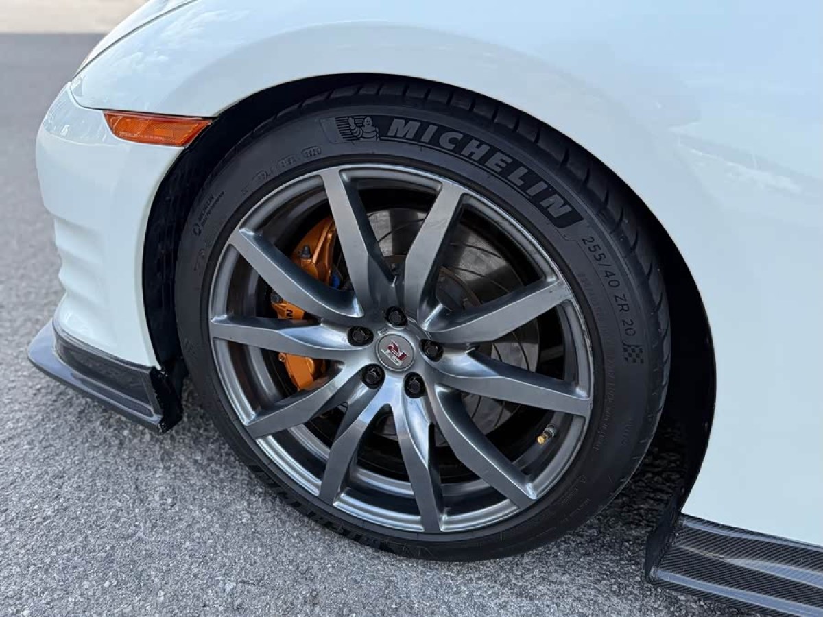 Nissan GT-R 2018 imagen de coche #4