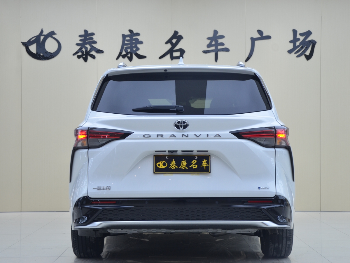 Toyota Granvia 2025 #4 Toyota Granvia 2025 immagine di auto #4