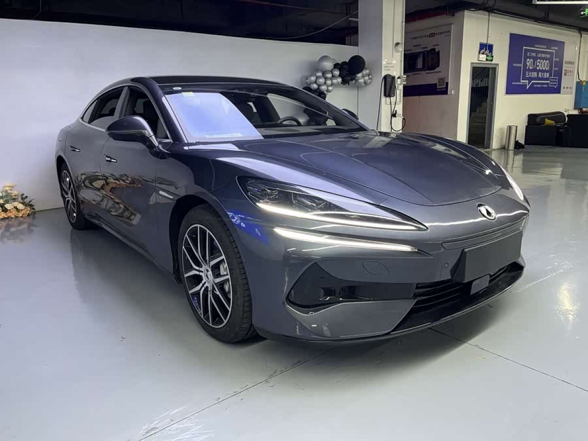 Denza Z9 2025 car image #4