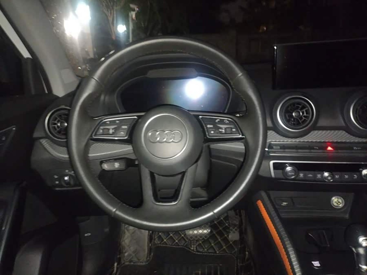 Audi Q2L e-tron 2020 #4 Audi Q2L e-tron 2020 car image #4