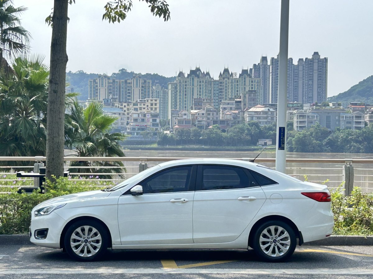 Ford Escort 2016 imagen de coche #4