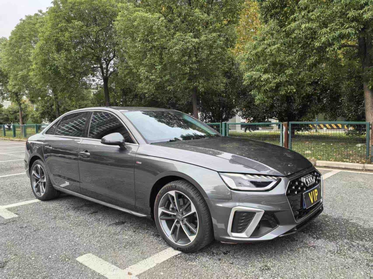 Audi A4 2021 car image #4