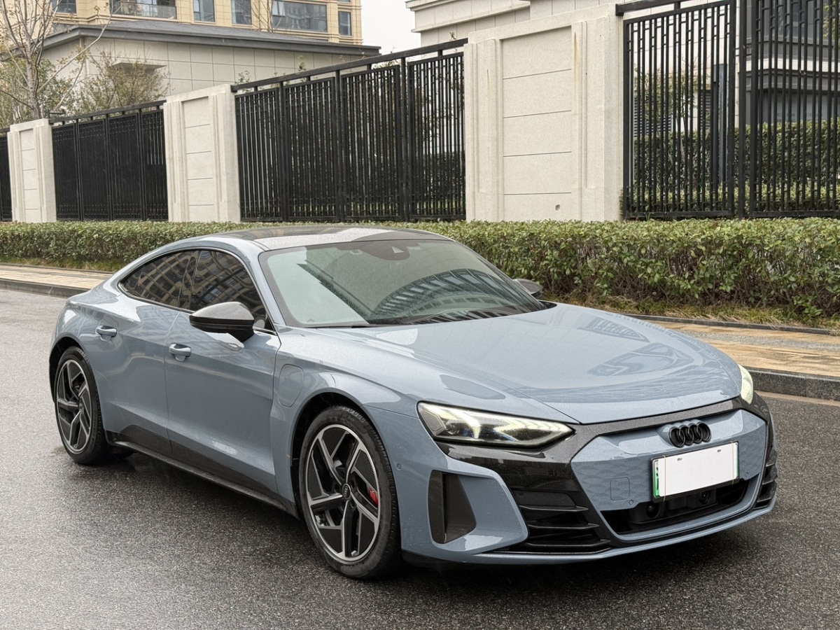 Audi RS e-tron GT 2024 immagine di auto #4