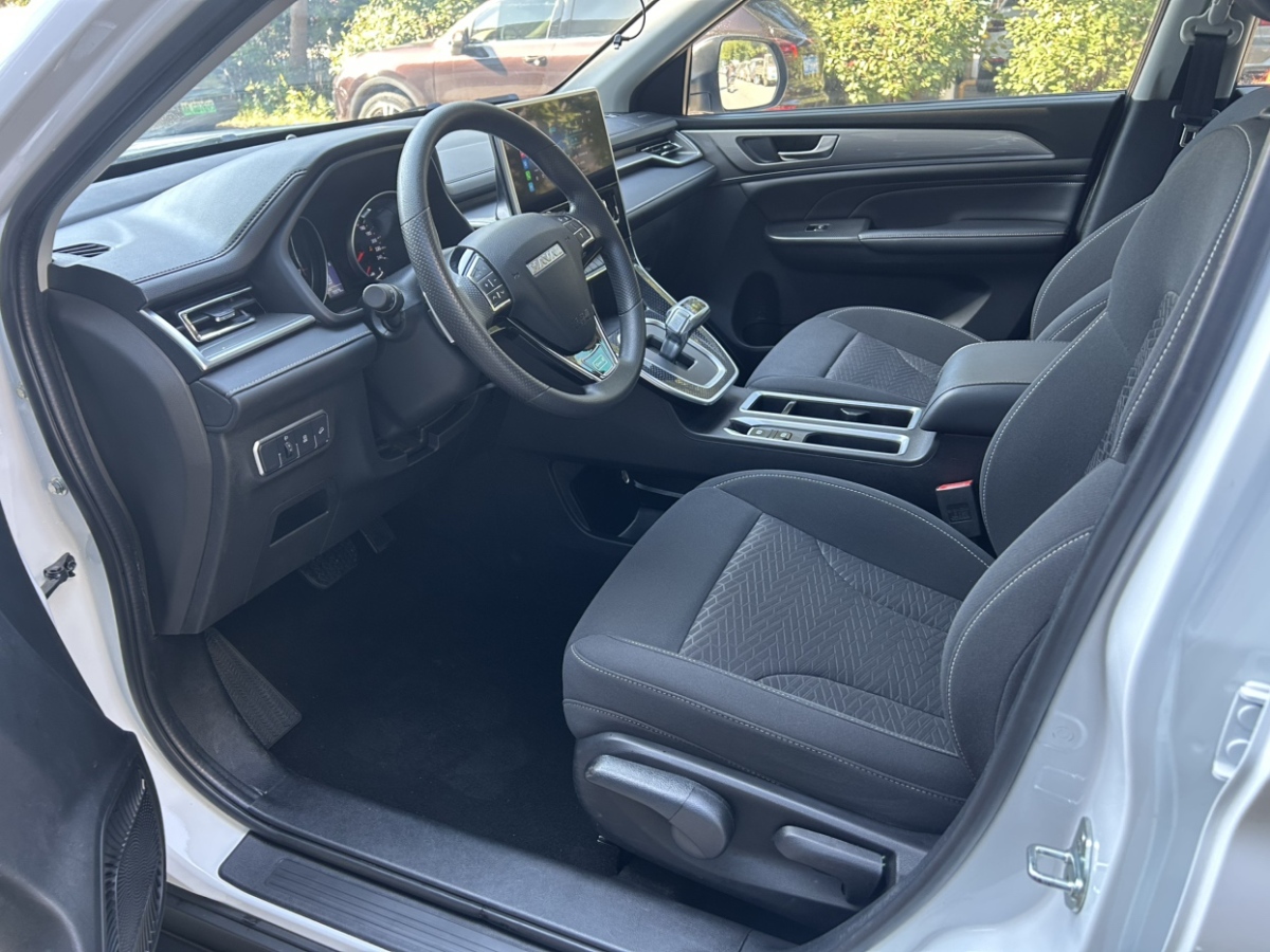 Haval M6 2024 #4 Haval M6 2024 car image #4