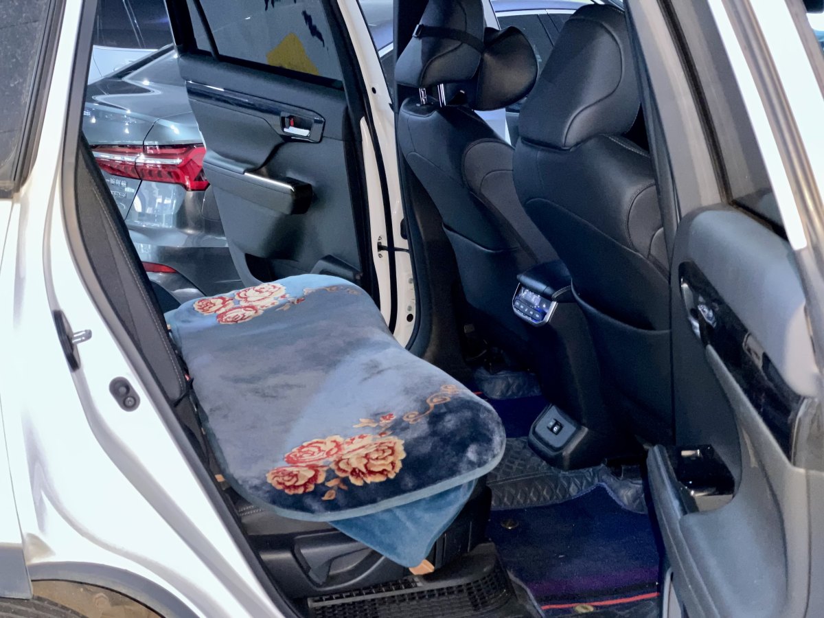 Toyota Crown Kluger 2023 car image #4