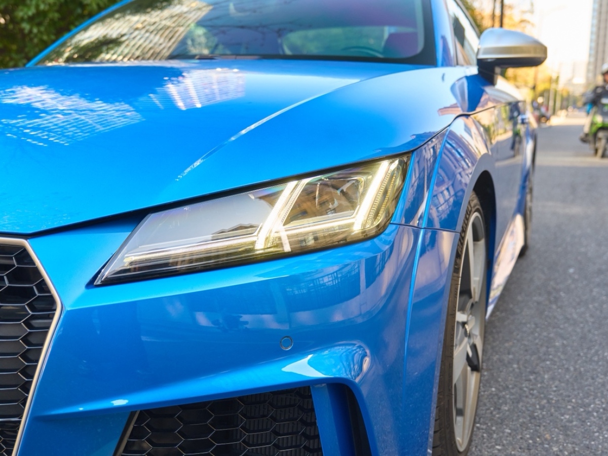 Audi TT RS 2020 car image #4