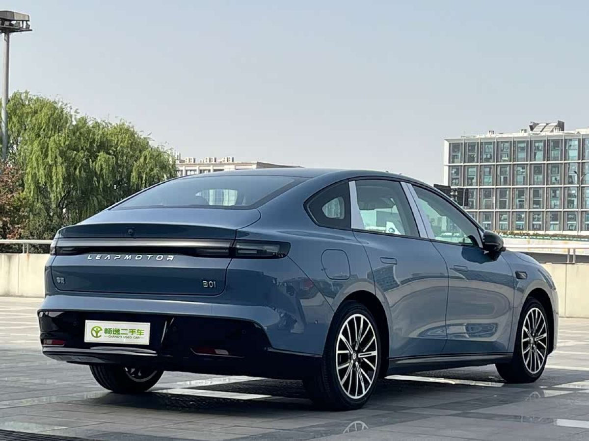 零跑汽车 零跑B01 2025 汽车图片 #4