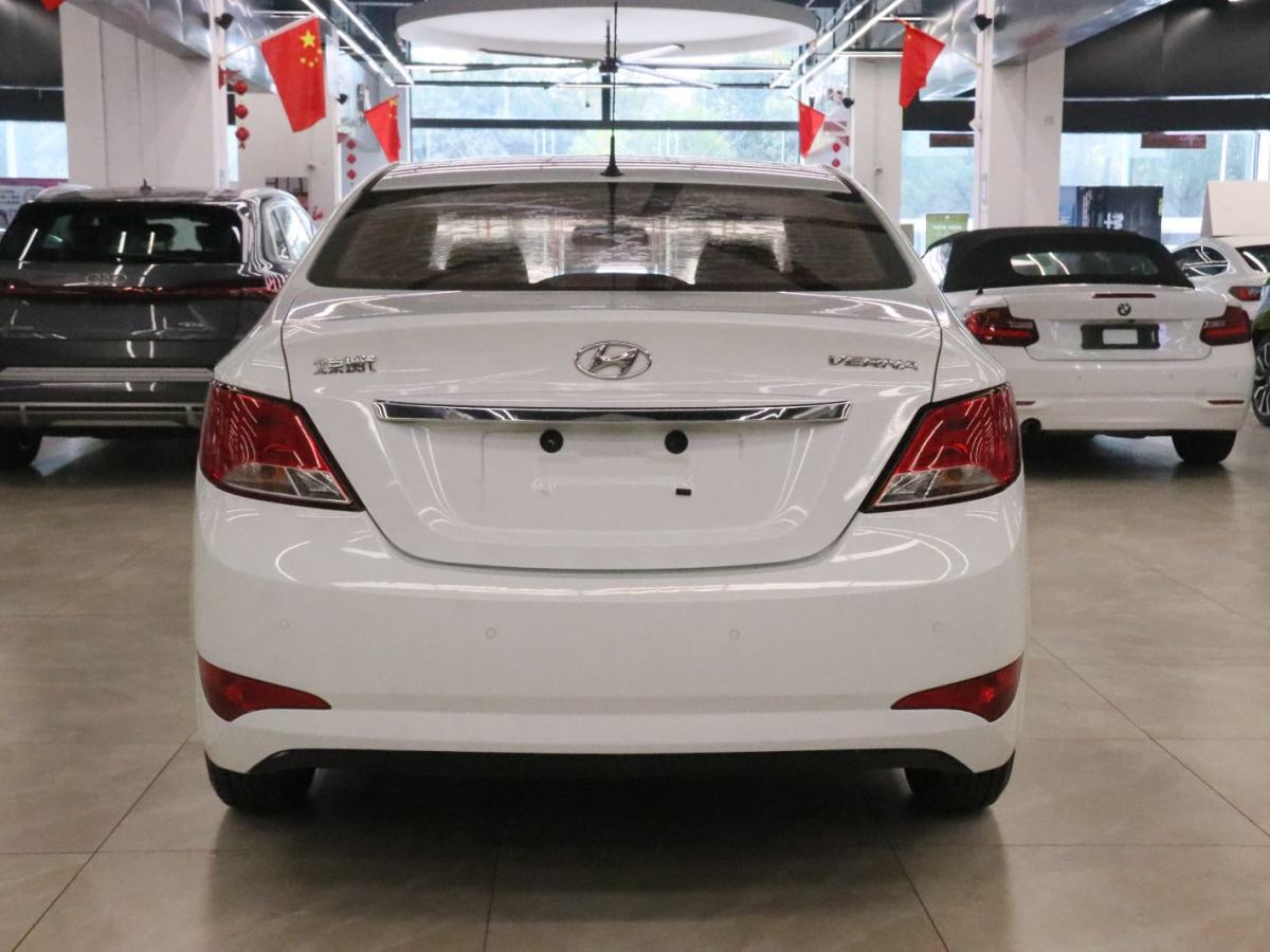 Hyundai Reina 2014 #4 Hyundai Reina 2014 car image #4