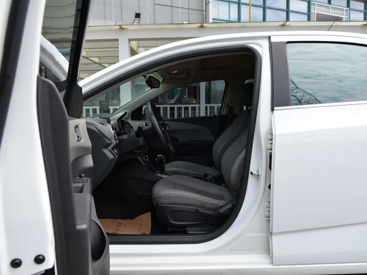 雪佛兰 爱唯欧 2011 汽车图片 #4