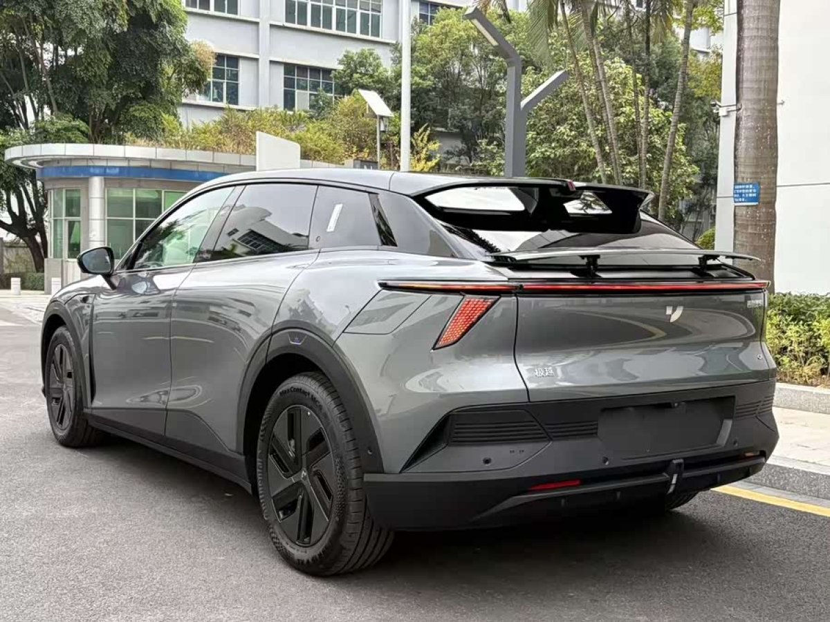 2025 car image #4