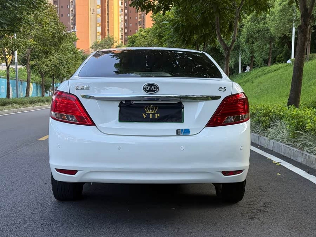 BYD e5 2017 #4 BYD e5 2017 car image #4