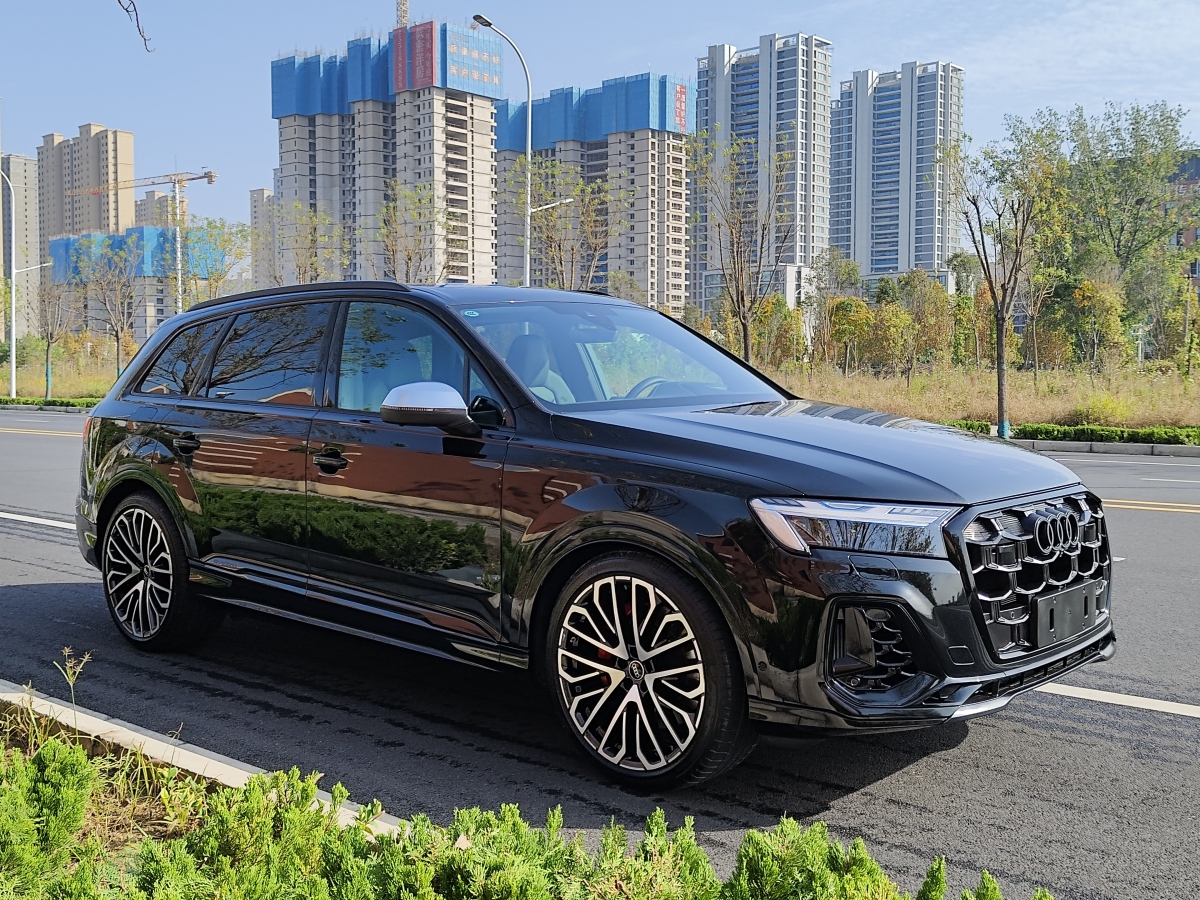 Audi SQ7 2024 #4 Audi SQ7 2024 car image #4