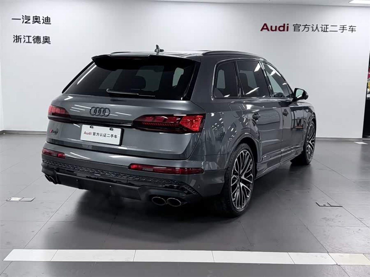 Audi SQ7 2024 car image #4