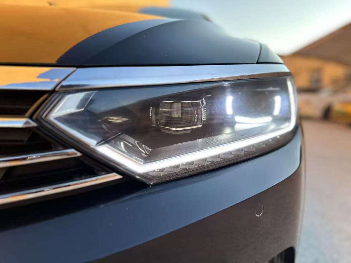 Volkswagen 2018 car image #4