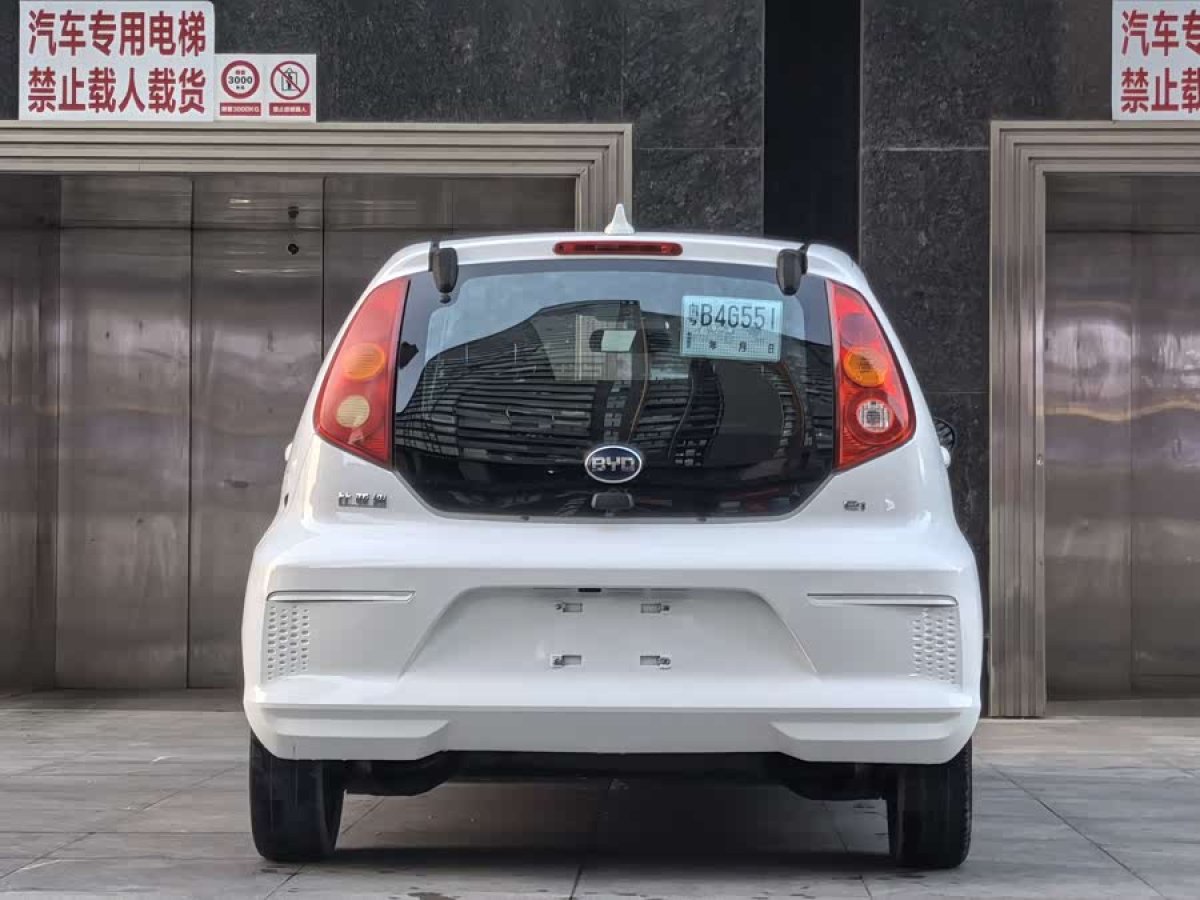BYD e1 2019 #4 BYD e1 2019 car image #4