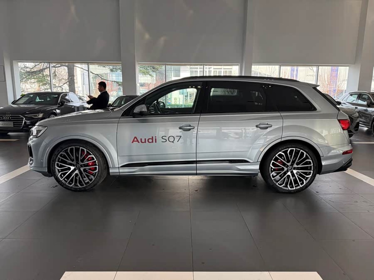 Audi SQ7 2024 immagine di auto #4