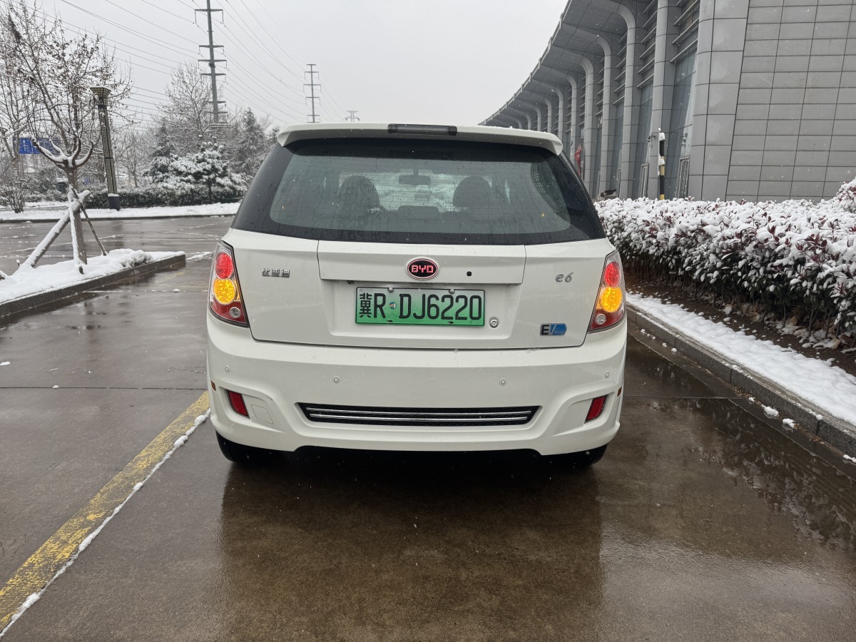 BYD e6 2016 #4 BYD e6 2016 car image #4