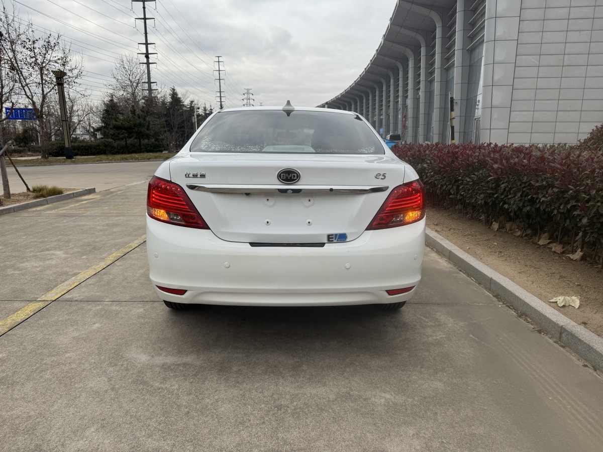 BYD e5 2018 car image #4
