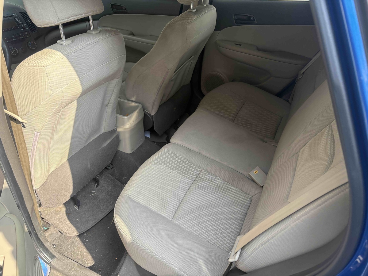 Hyundai i30 2010 #4 Hyundai i30 2010 car image #4