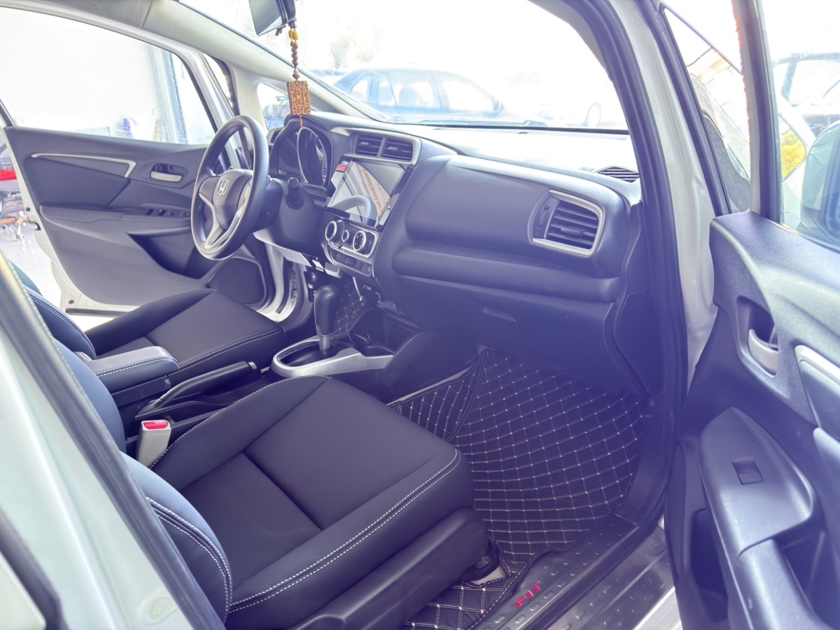 Honda Fit 2015 immagine di auto #4