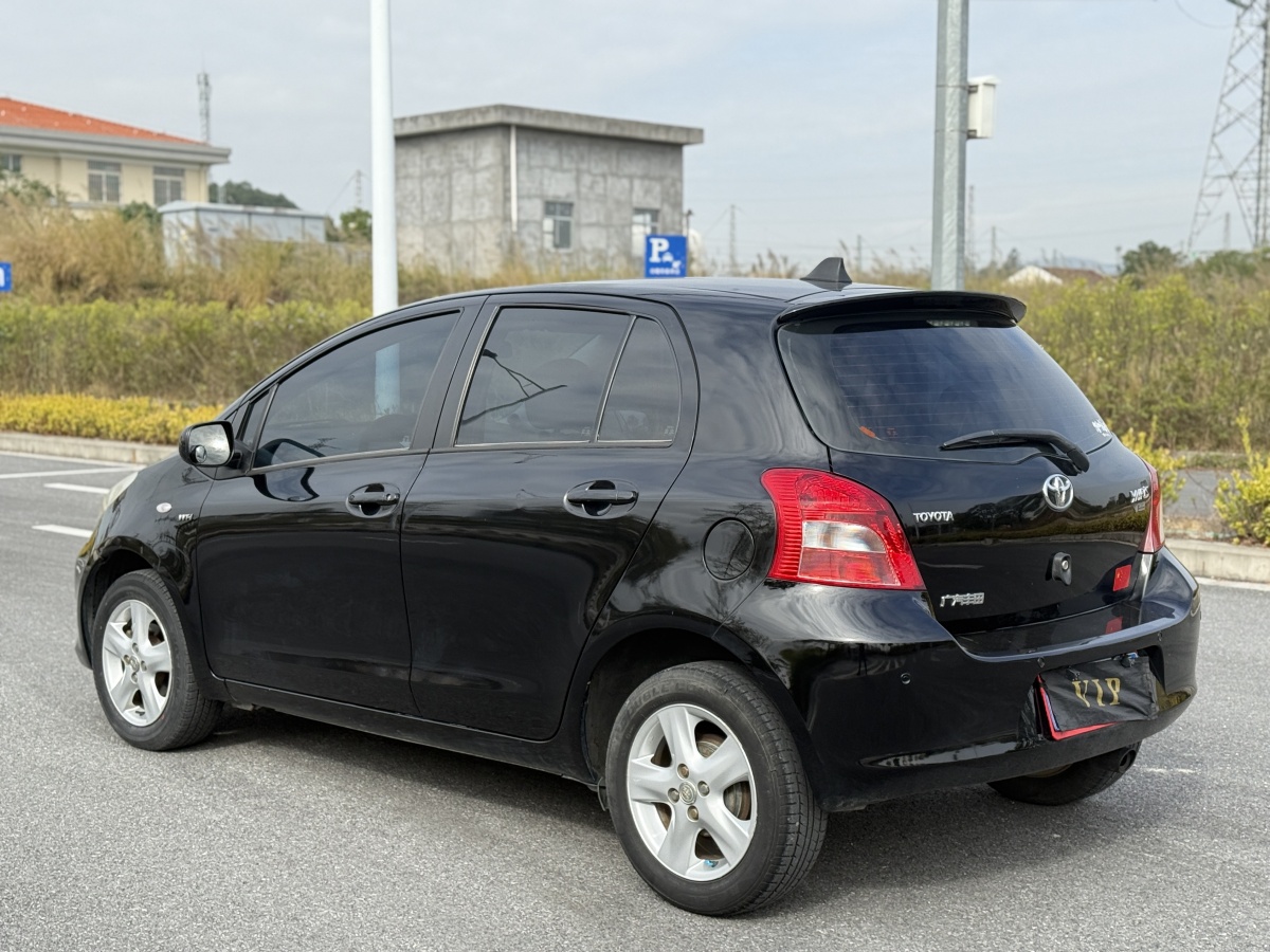 Toyota Yaris 2010 car image #4