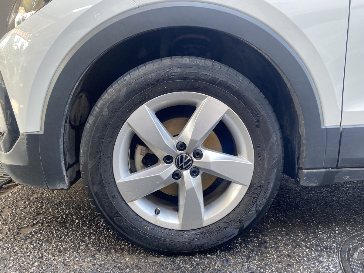 Volkswagen T-Cross 2023 car image #4