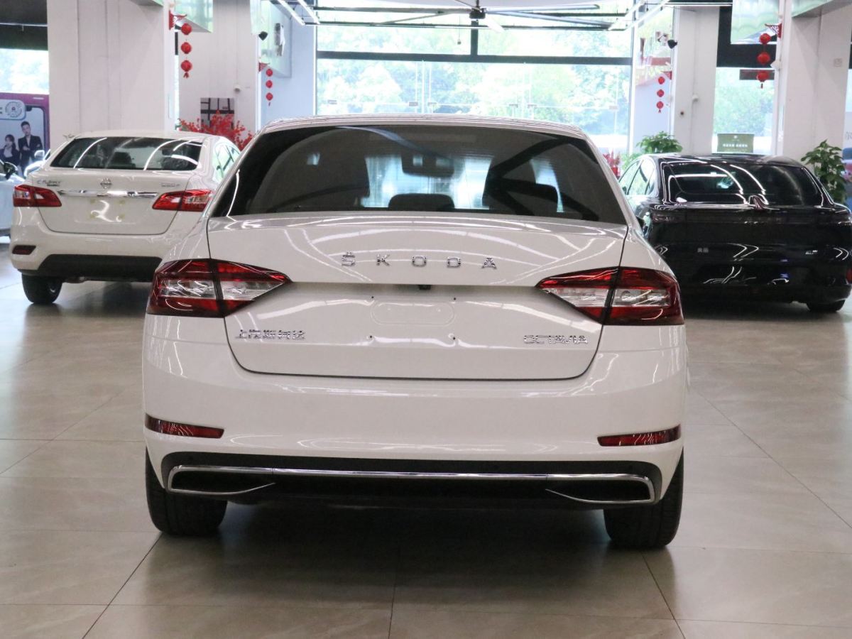 Skoda Octavia 2020 car image #4