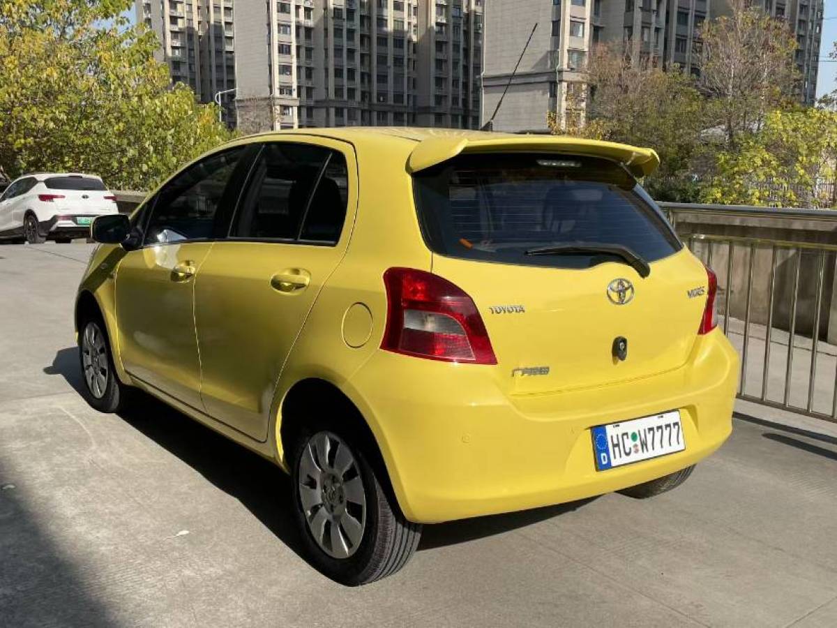 Toyota Yaris 2011 imagen de coche #4