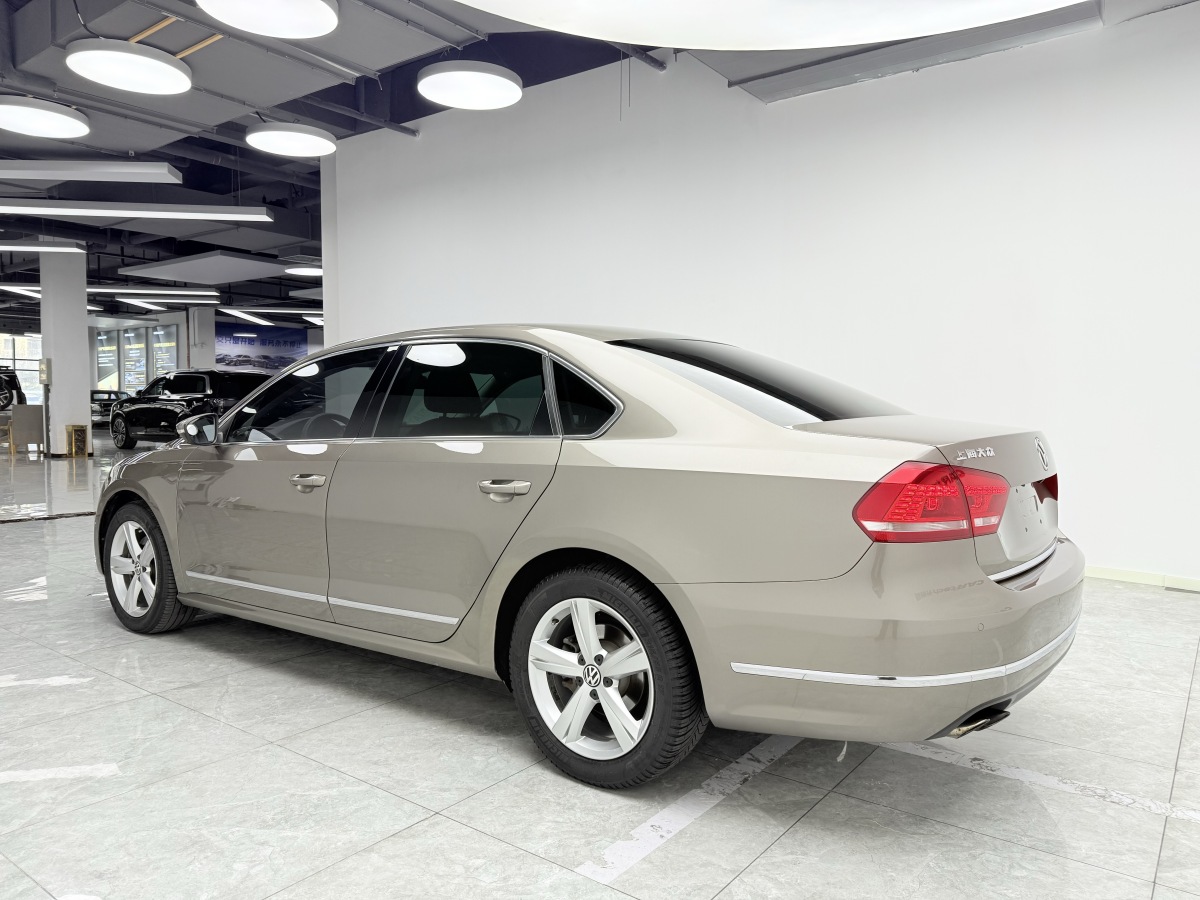 Volkswagen Passat 2012 car image #4