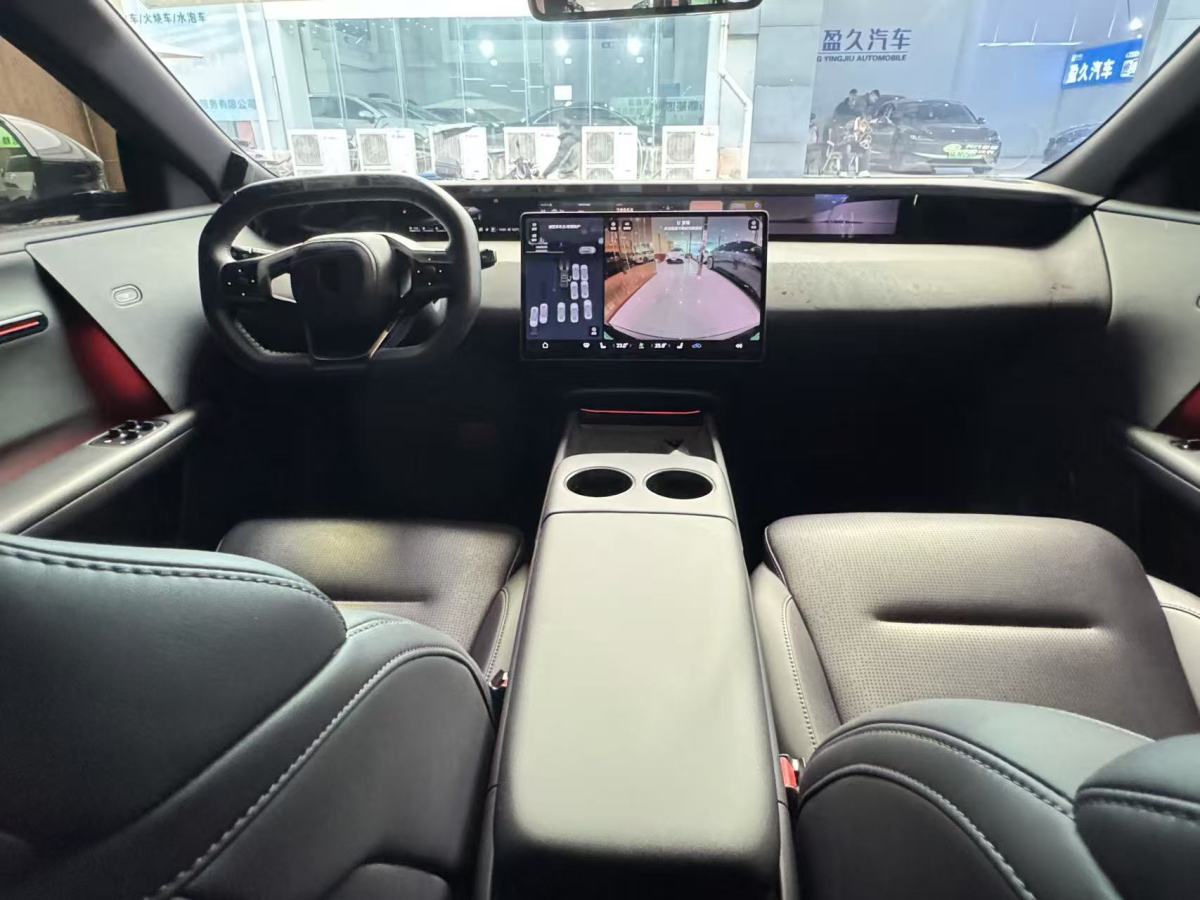 Avatr 06 2025 car image #4