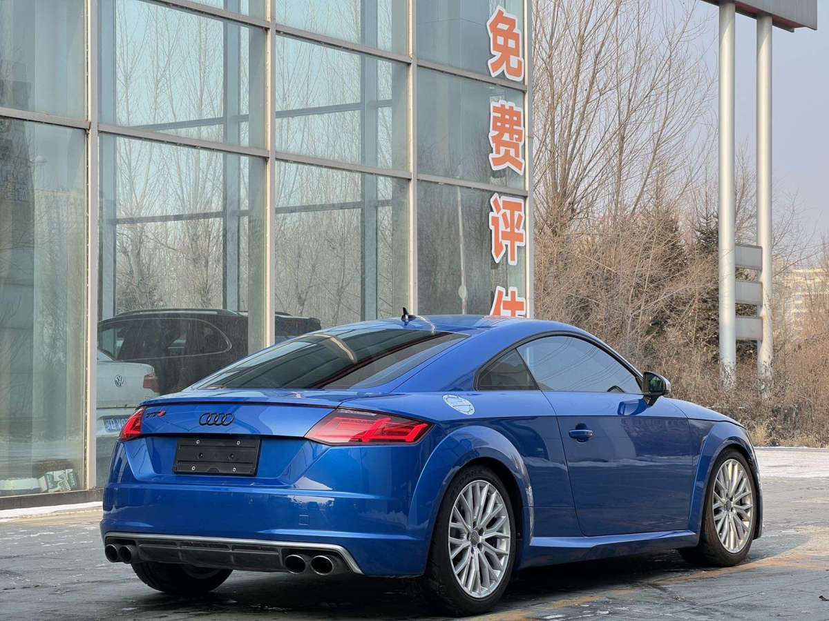 Audi TTS 2017 car image #4