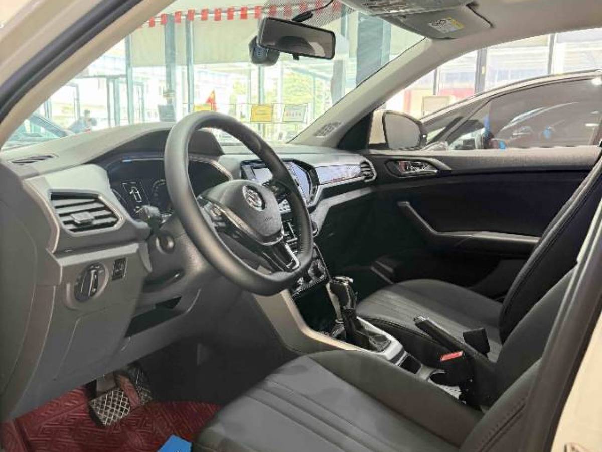Volkswagen T-Cross 2020 #4 Volkswagen T-Cross 2020 car image #4
