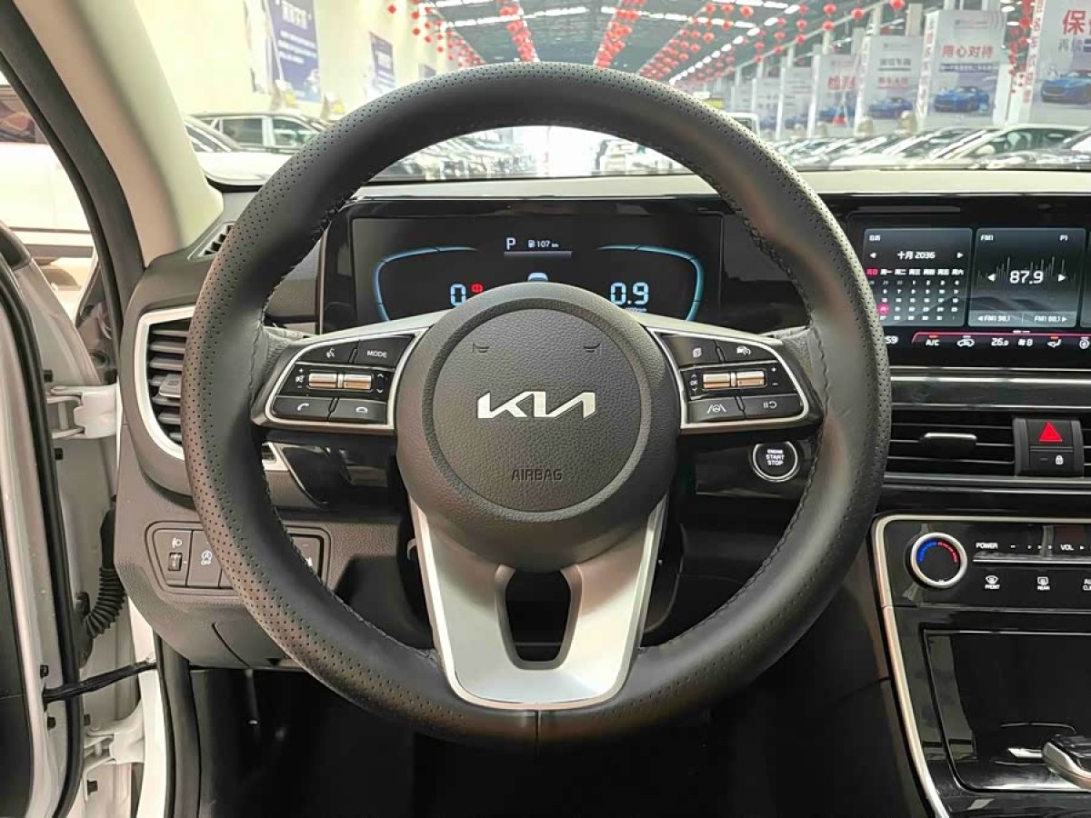 Kia Seltos 2023 car image #4