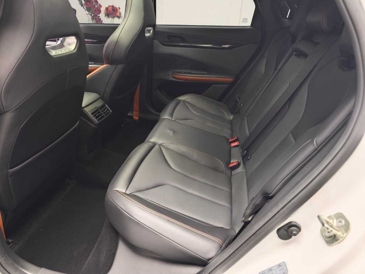 Changan UNI-V 2023 car image #4