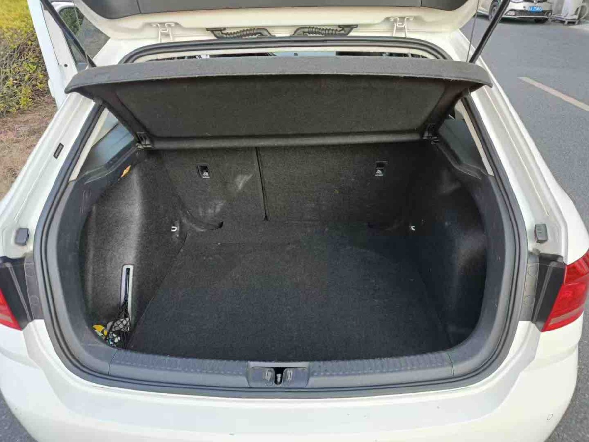 Volkswagen Gran Lavida 2018 immagine di auto #4