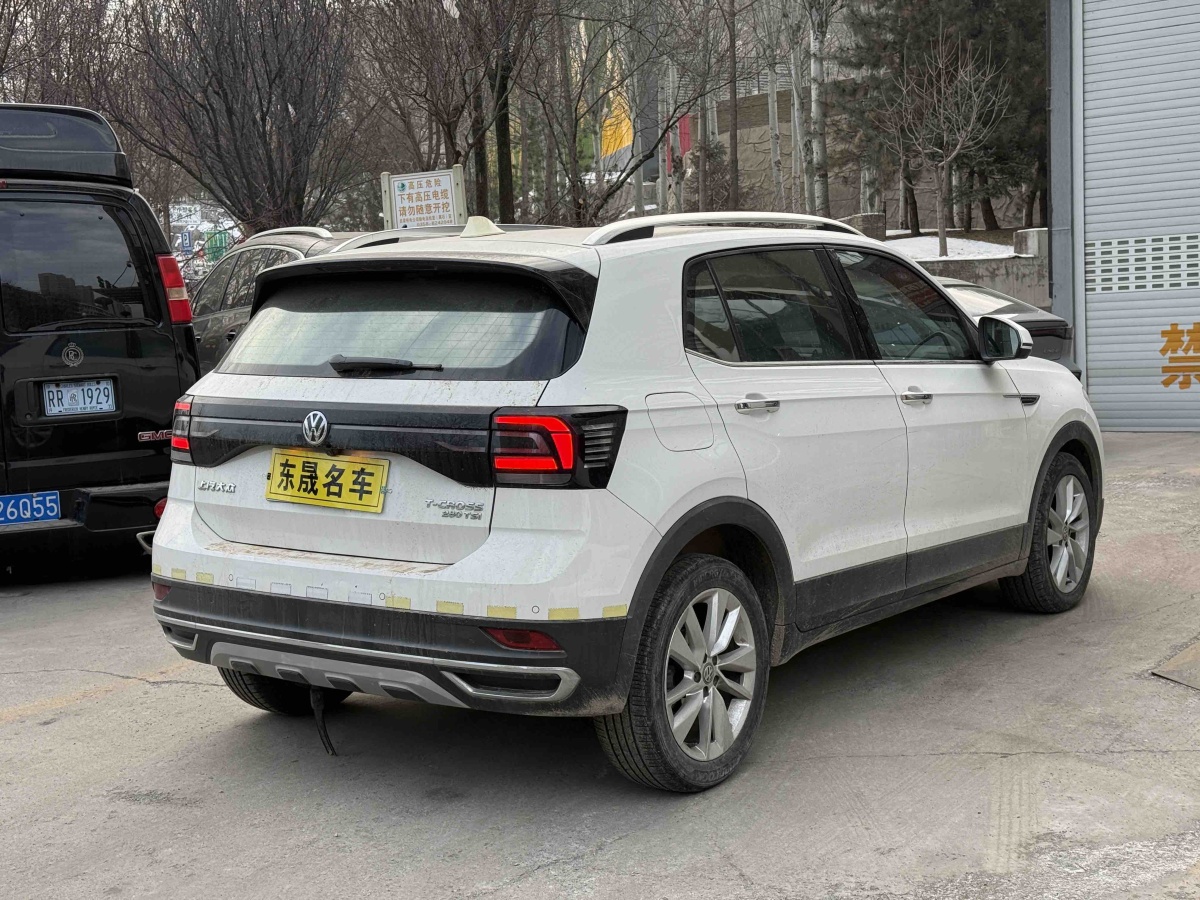 Volkswagen T-Cross 2019 #4 Volkswagen T-Cross 2019 car image #4