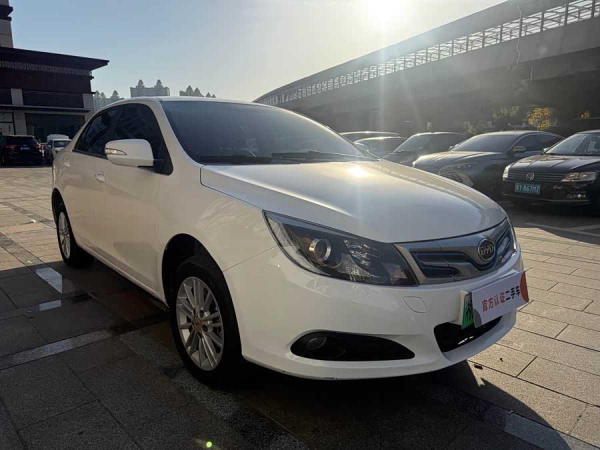 BYD e5 2019 #4 BYD e5 2019 صورة سيارة #4
